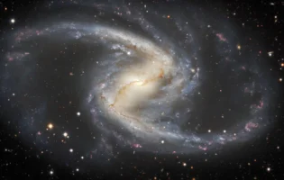 Астрономи вперше дослідили приховану еволюцію далекої галактики NGC 1365
