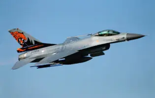 Бельгійські розробники інтегрували антидронові ракети FZ275 на винищувачі F‑16AM