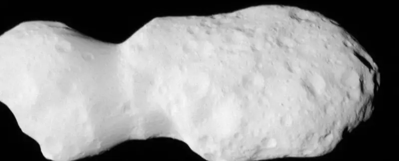 Зонд NASA Lucy виявив астероїд з ознаками стародавньої води