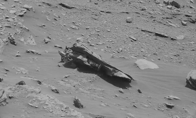 Уфолог побачив на фото NASA інопланетну ракету на поверхні Марса