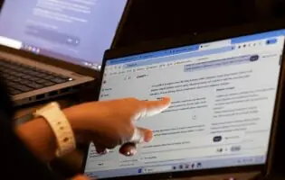 Microsoft заборонила штучному інтелекту викликати залежність у школярів