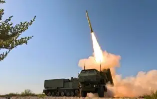 Ракети HIMARS навчили змінювати ціль просто в польоті